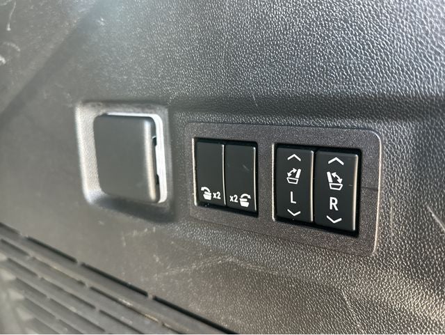 2023 GMC Yukon Denali - Photo 69