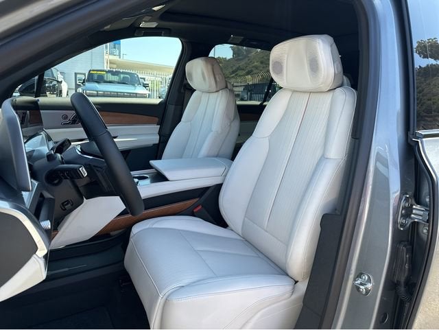 2026 Cadillac VISTIQ Luxury