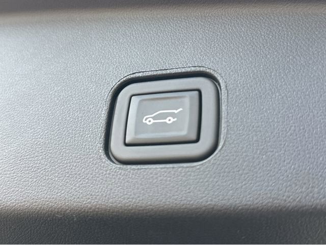 2025 Cadillac LYRIQ Sport 1