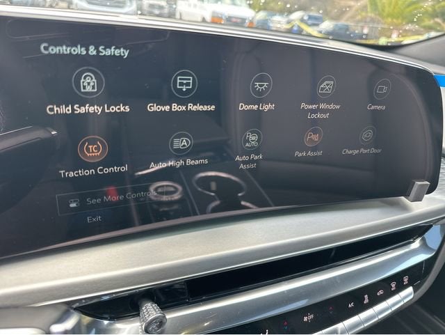 2025 Cadillac LYRIQ Sport 1