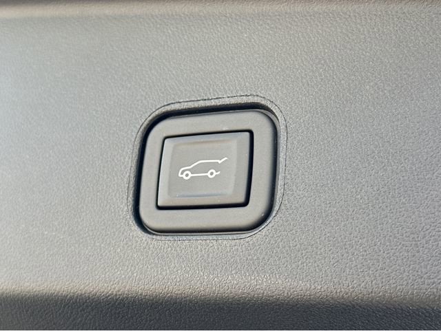 2025 Cadillac LYRIQ Sport 1