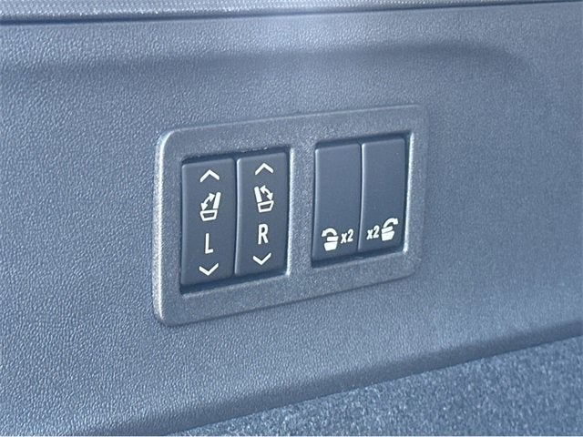 2025 Cadillac ESCALADE IQ Luxury 2