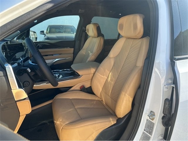 2025 Cadillac ESCALADE IQ Luxury 2