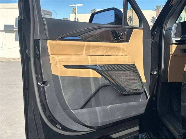 2025 Cadillac ESCALADE IQ Luxury 2