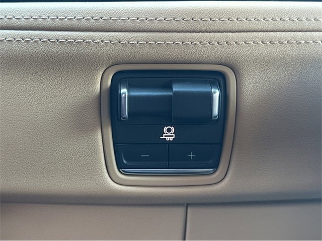 2025 Cadillac ESCALADE IQ Luxury 2