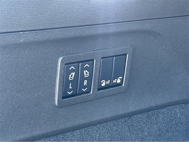 2025 Cadillac ESCALADE IQ Luxury 2