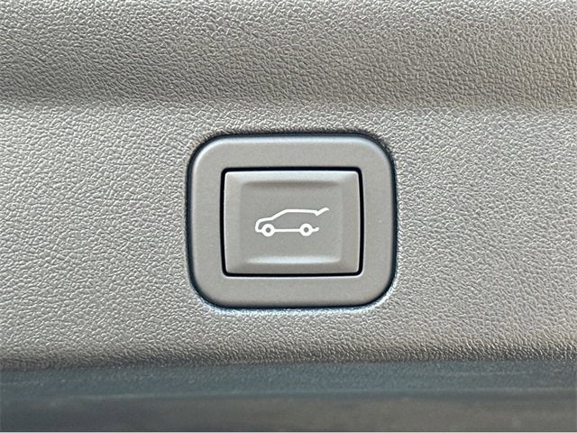 2025 Cadillac ESCALADE IQ Luxury 2