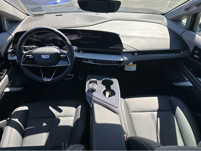 2025 Cadillac OPTIQ Luxury 1