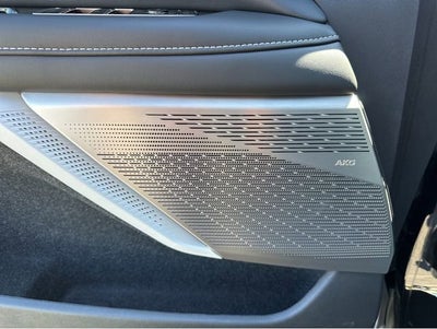 2025 Cadillac OPTIQ Luxury 1