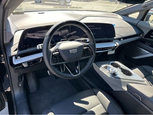 2025 Cadillac OPTIQ Luxury 1