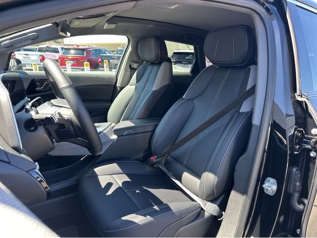 2025 Cadillac OPTIQ Luxury 1