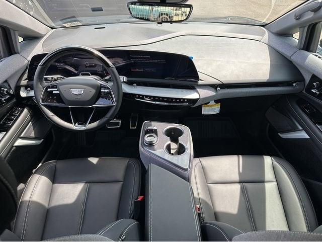 2025 Cadillac OPTIQ Luxury 1