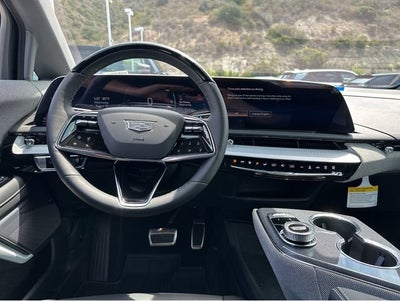 2025 Cadillac OPTIQ Luxury 1