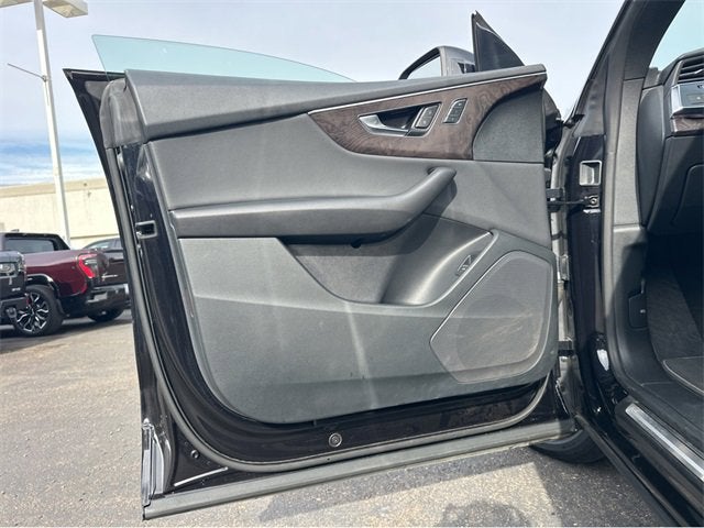 2020 Audi Q8 Premium